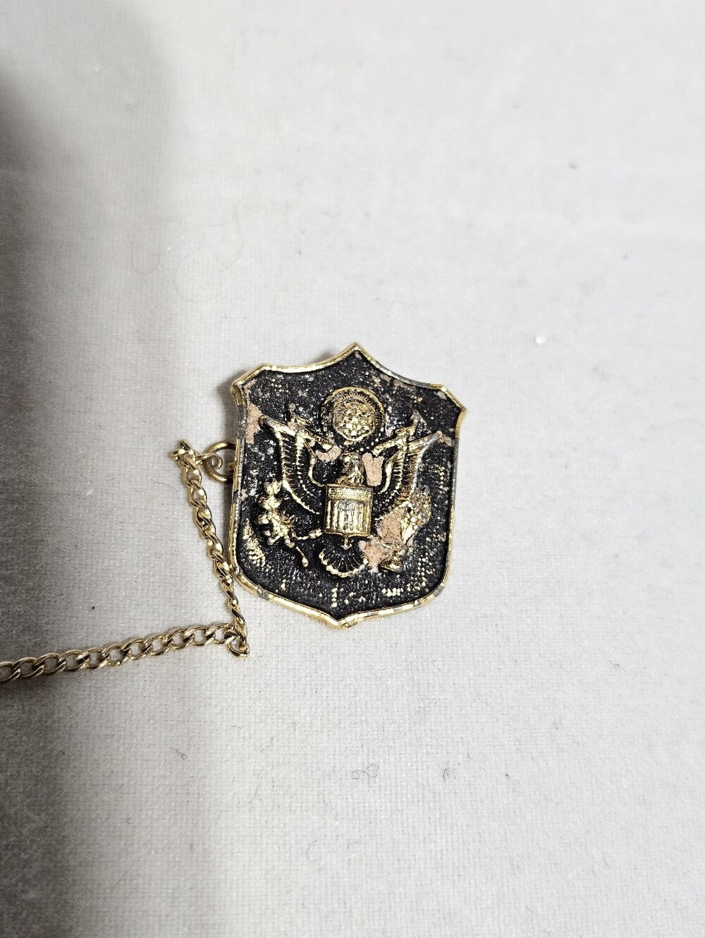 Vintage WWII US Army Infantry Sweetheart Pin Great Seal Shield & Soldier Chain - Picture 2 of 9